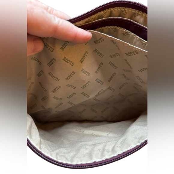 ROOTS Crossbody Nylon Bag NWOT - Picture 5 of 9
